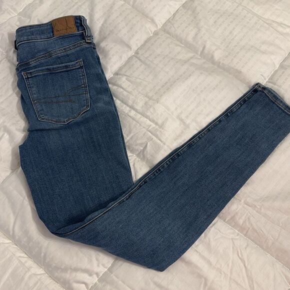 American Eagle high rise skinny Women's Jeans size 4L and 4S EUC! - Picture 3 of 3